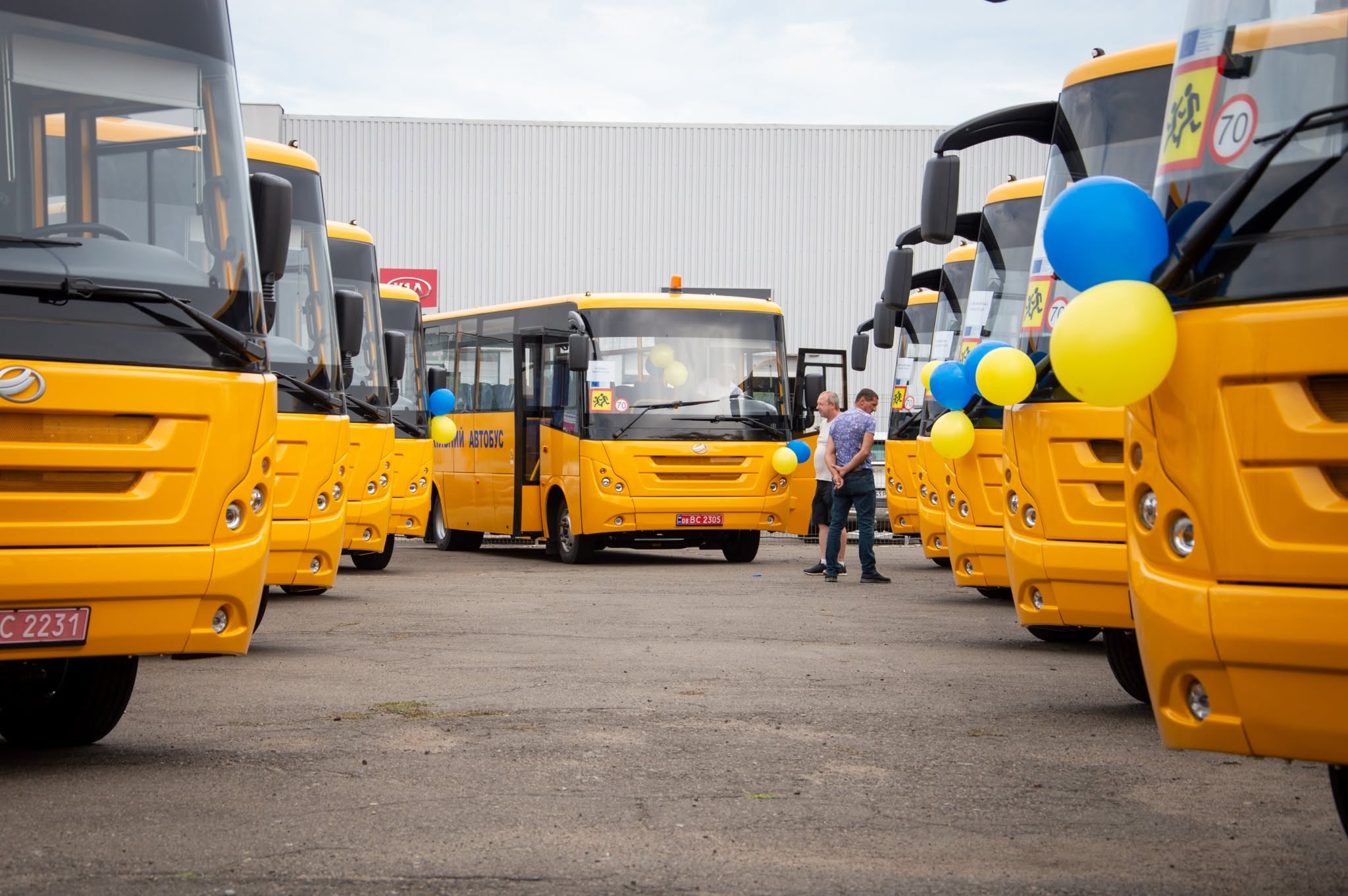 Одещина отримала першу партію нових інклюзивних шкільних автобусів