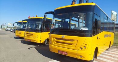 Ще пʼять інклюзивних шкільних автобусів передали громадам Одещини